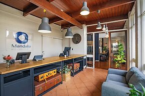 Mandala Ace Albany Hotel