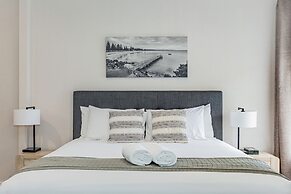 Mandala Ace Albany Hotel