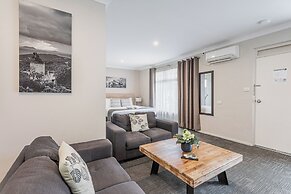 Mandala Ace Albany Hotel