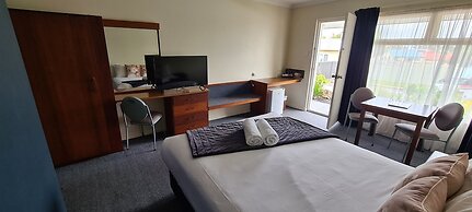 Mandala Ace Albany Hotel