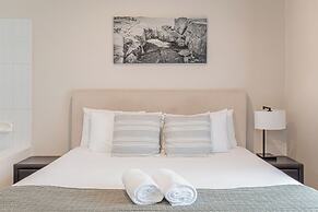 Mandala Ace Albany Hotel