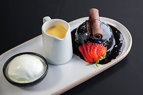 Mandala Ace Albany Hotel