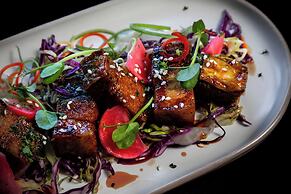 Mandala Ace Albany Hotel