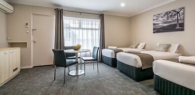 Mandala Ace Albany Hotel