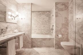 EMA House Hotel Suites