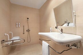 Ramada by Wyndham Valencia Almussafes