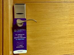 Ramada by Wyndham Valencia Almussafes