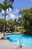 Motu Beachfront Art Villas