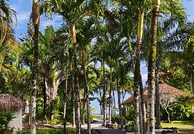 Motu Beachfront Art Villas