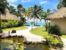 Motu Beachfront Art Villas