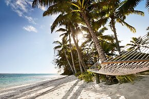 Motu Beachfront Art Villas