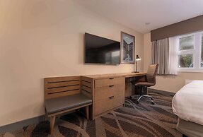 Prestige Hudson Bay Lodge & Conference Centre, WorldHotels Crafted Col