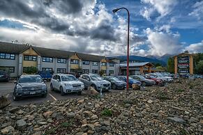 Prestige Hudson Bay Lodge & Conference Centre, WorldHotels Crafted Col