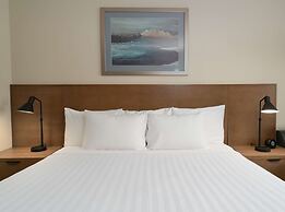 Prestige Hudson Bay Lodge & Conference Centre, WorldHotels Crafted Col