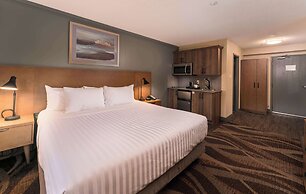 Prestige Hudson Bay Lodge & Conference Centre, WorldHotels Crafted Col