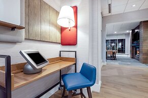 Hilton Garden Inn Albuquerque / Journal Center