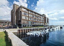 Club Wyndham Inn on Long Wharf