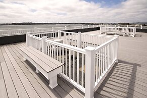 Club Wyndham Inn on Long Wharf