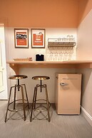 Peninsula Bed & Cocktails