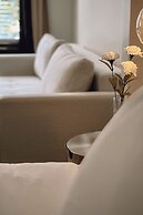 Peninsula Bed & Cocktails