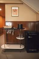 Peninsula Bed & Cocktails