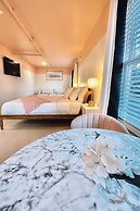 Peninsula Bed & Cocktails