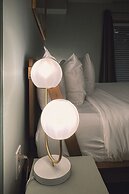 Peninsula Bed & Cocktails