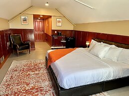 Peninsula Bed & Cocktails