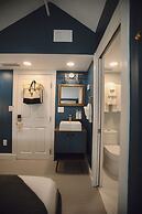 Peninsula Bed & Cocktails