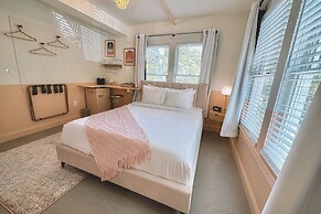 Peninsula Bed & Cocktails