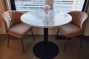 Peninsula Bed & Cocktails