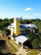 Peninsula Bed & Cocktails