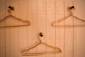 Peninsula Bed & Cocktails