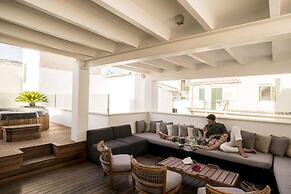 Puro Oasis Urban Hotel