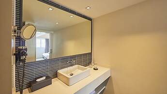 Puro Oasis Urban Hotel