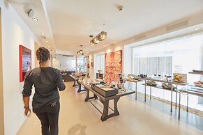 Puro Oasis Urban Hotel