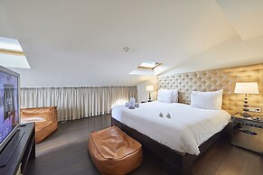 Puro Oasis Urban Hotel