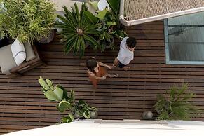 Puro Oasis Urban Hotel