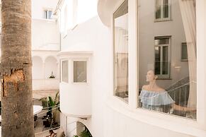 Puro Oasis Urban Hotel