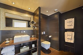 Puro Oasis Urban Hotel