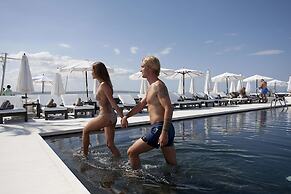 Puro Oasis Urban Hotel