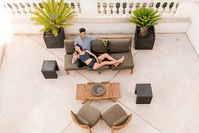 Puro Oasis Urban Hotel