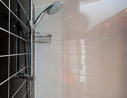 Marble Arch Inn Hotel