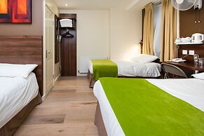 Marble Arch Inn Hotel