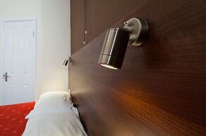 Marble Arch Inn Hotel