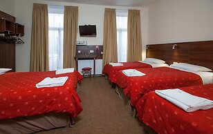 Marble Arch Inn Hotel