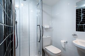 Marble Arch Inn Hotel