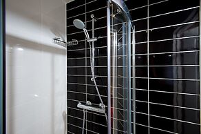 Marble Arch Inn Hotel