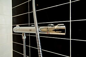 Marble Arch Inn Hotel