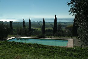 Antico Casale di Montegualandro & Spa